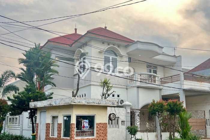 Hunian Elit LB 400m2 Siap Pakai Desain Elegan di Sutorejo, Surabaya Hunian Elit LB 400m2 Siap Pakai Desain Elegan di Sutorejo, Surabaya