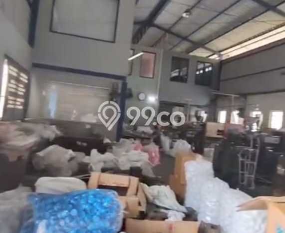Unit Gudang Dijual di Surabaya LT 1681m2 & LB 1681m2 Unit Gudang Dijual di Surabaya LT 1681m2 & LB 1681m2