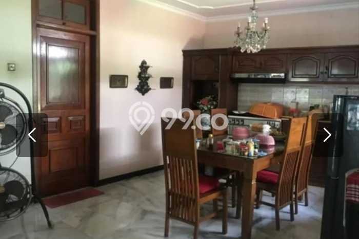 Rumah Mewah Dijual LT 604m2 di Genteng, Surabaya Rumah Mewah Dijual LT 604m2 di Genteng, Surabaya