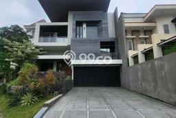Rumah Luxury Modern Tanpa Renovasi di Citraland Surabaya Rumah Luxury Modern Tanpa Renovasi di Citraland Surabaya