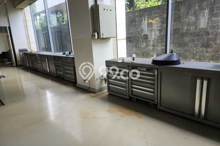 Komersial Ready di Cilandak, Luas 1800m², Lokasi Bisnis, Jalan Mudah Komersial Ready di Cilandak, Luas 1800m², Lokasi Bisnis, Jalan Mudah