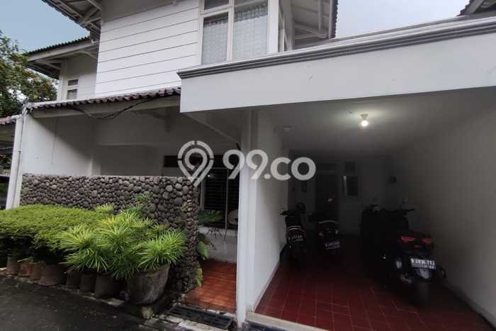 Rumah Terawat di , Jakarta Selatan, LT 1600m2m² Bangunan 1500m2m² HARGA MENARIK! Rumah Terawat di , Jakarta Selatan, LT 1600m2m² Bangunan 1500m2m² HARGA MENARIK!