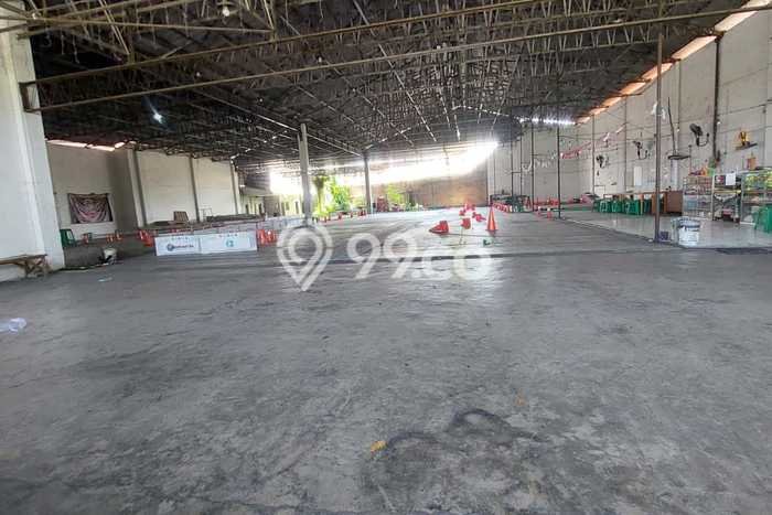 FOR SALE! Gudang di Jombang Jombang, LT 1400m2, LB 1400m2 FOR SALE! Gudang di Jombang Jombang, LT 1400m2, LB 1400m2