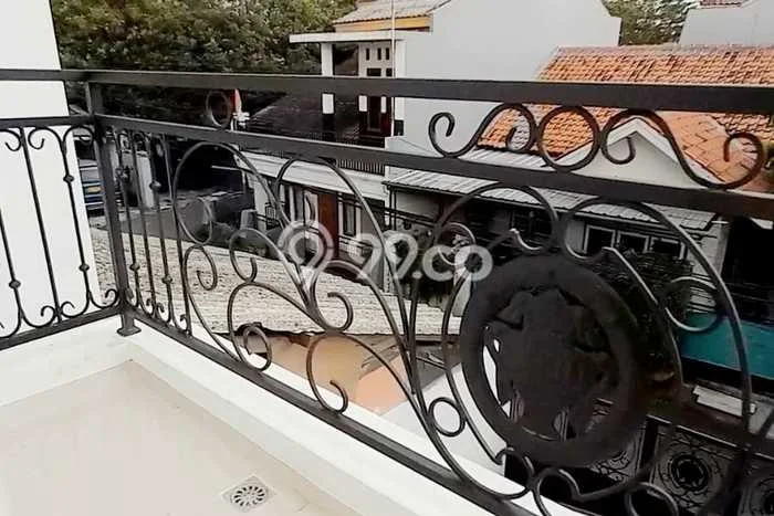 Dijual Rumah Eksklusif 4 KT di Cijantung, Jakarta Timur Dijual Rumah Eksklusif 4 KT di Cijantung, Jakarta Timur