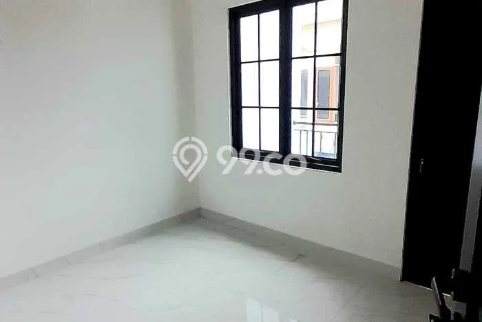 Rumah Strategis Modern Lb 100m2 di Ciracas, Jakarta Timur Rumah Strategis Modern Lb 100m2 di Ciracas, Jakarta Timur