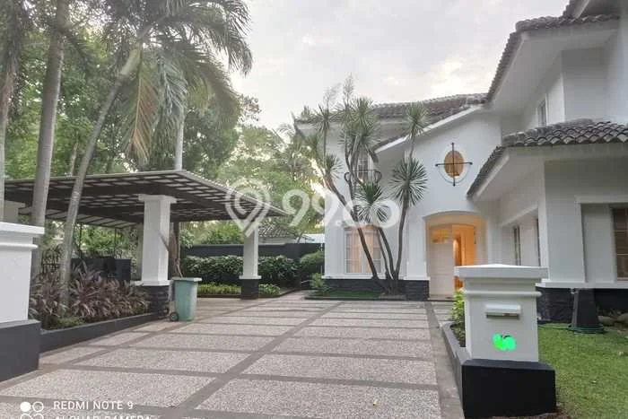 Rumah Bagus Disewakan di Lippo Karawaci, Tangerang LT 650m2, LB 800m2 Rumah Bagus Disewakan di Lippo Karawaci, Tangerang LT 650m2, LB 800m2