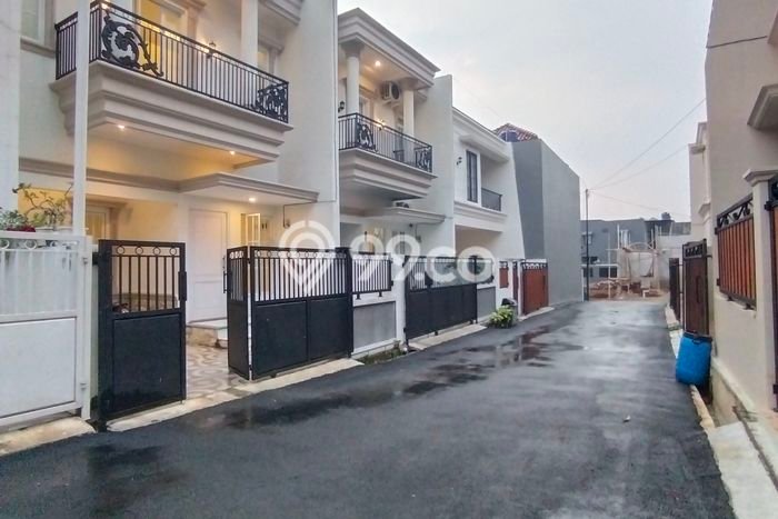 Rumah Strategis Minimalis Lb 100m2 di Cilodong, Depok Rumah Strategis Minimalis Lb 100m2 di Cilodong, Depok