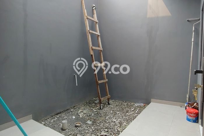 Rumah Luas Asri 4 KT Siap Pakai di Lubang Buaya Jakarta Timur Rumah Luas Asri 4 KT Siap Pakai di Lubang Buaya Jakarta Timur