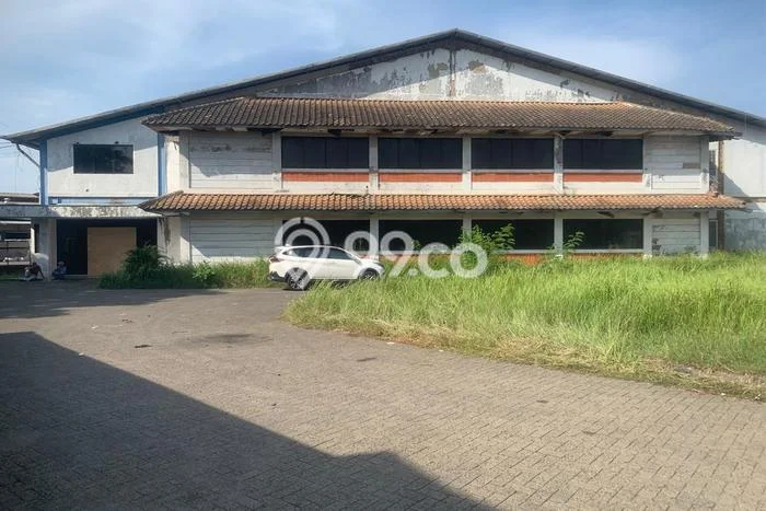 Gudang Dijual di Cibinong Bogor dengan LB 2500m2 Gudang Dijual di Cibinong Bogor dengan LB 2500m2
