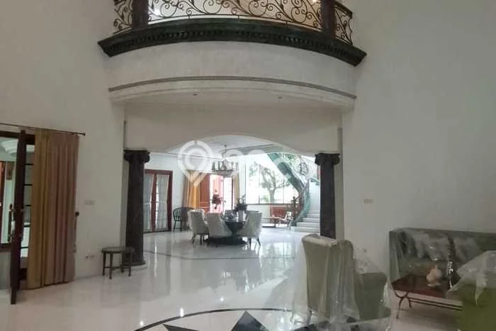 Rumah Prestisius 5 Kamar Disewakan Hanya Rp 2,9 Miliar/ Tahun di Jakarta Pusat Rumah Prestisius 5 Kamar Disewakan Hanya Rp 2,9 Miliar/ Tahun di Jakarta Pusat