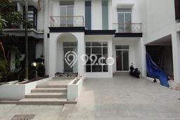 Rumah Luxury Modern Tanpa Renovasi di Bintaro Tangerang Selatan Rumah Luxury Modern Tanpa Renovasi di Bintaro Tangerang Selatan