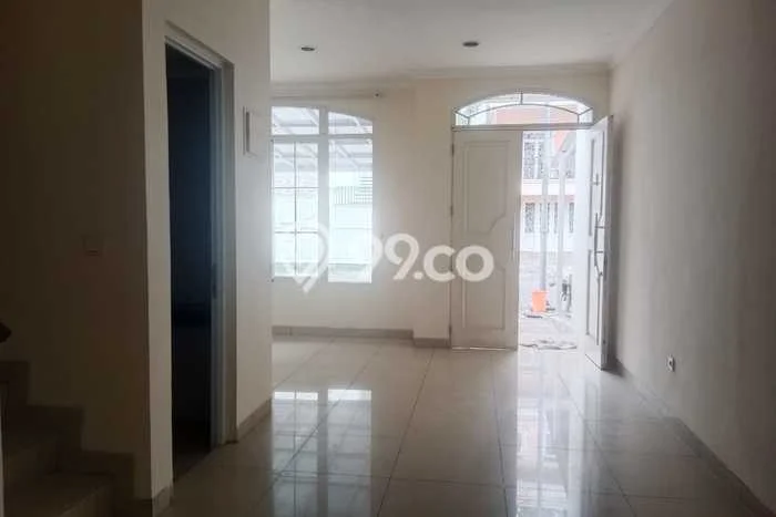 Disewakan! Rumah 4 Kamar Tidur &
4 Kamar Mandi di Green Lake City, Jakarta Barat Disewakan! Rumah 4 Kamar Tidur &
4 Kamar Mandi di Green Lake City, Jakarta Barat