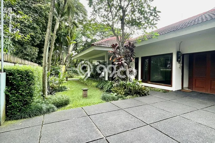 Disewakan Rumah Nyaman di Kemang LT 1045m2 / LB 600m2 Siap Huni Disewakan Rumah Nyaman di Kemang LT 1045m2 / LB 600m2 Siap Huni
