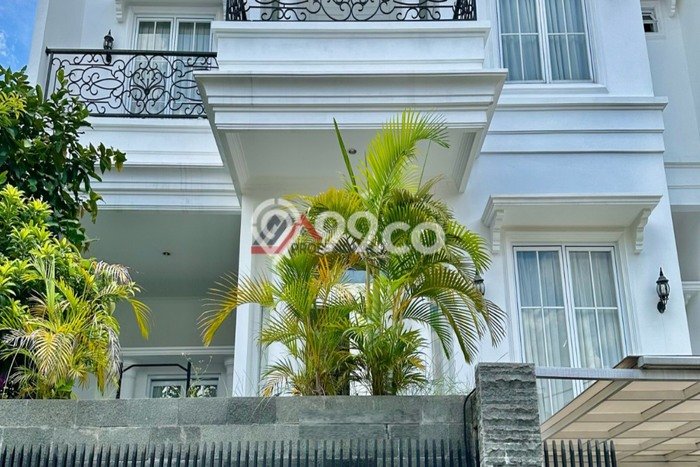Rumah Mewah Dijual LT 200m2 di Kebayoran Baru, Jakarta Selatan Rumah Mewah Dijual LT 200m2 di Kebayoran Baru, Jakarta Selatan