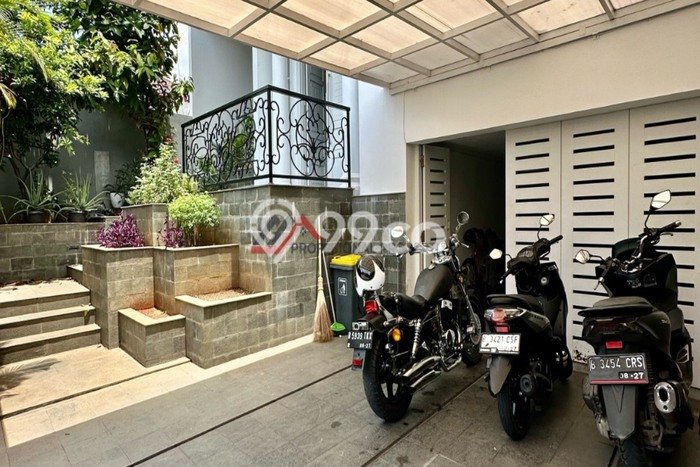 Rumah Mewah Dijual LT 200m2 di Kebayoran Baru, Jakarta Selatan Rumah Mewah Dijual LT 200m2 di Kebayoran Baru, Jakarta Selatan