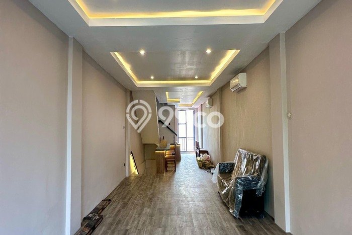 FOR SALE! Ruko di Kebayoran Baru Jakarta Selatan, LT 100m2, LB 185m2 FOR SALE! Ruko di Kebayoran Baru Jakarta Selatan, LT 100m2, LB 185m2