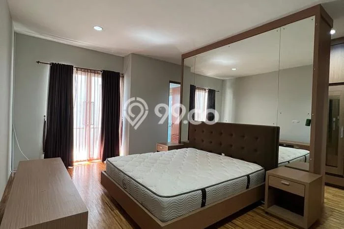 Disewakan! Rumah 4 Kamar Tidur &
3 Kamar Mandi di Kemang, Jakarta Selatan Disewakan! Rumah 4 Kamar Tidur &
3 Kamar Mandi di Kemang, Jakarta Selatan