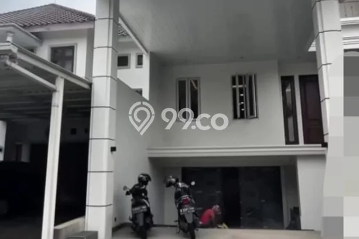 Jarang Ada! Rumah Sewa 5 Kamar Bagus Siap Huni Alam Sutera Jarang Ada! Rumah Sewa 5 Kamar Bagus Siap Huni Alam Sutera