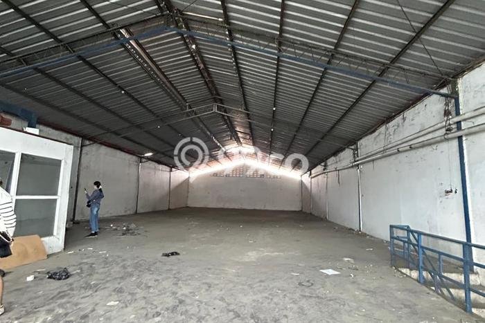 Gudang Disewa di Jakarta Barat dengan LB 780m2 Area Komersial Ramai Gudang Disewa di Jakarta Barat dengan LB 780m2 Area Komersial Ramai