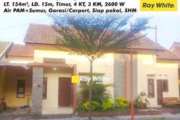 HARGA SPECIAL! Rumah Asri lokasi , Luas 154m2m² LB 100m2m² HARGA SPECIAL! Rumah Asri lokasi , Luas 154m2m² LB 100m2m²
