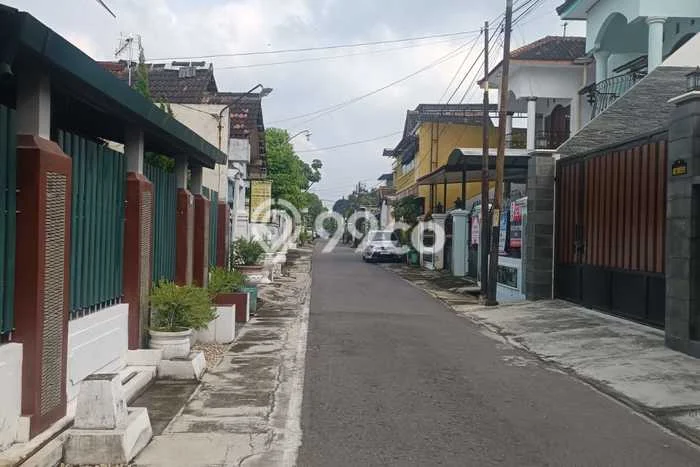 Disewakan Rumah Konsep Modern di Banjarsari Surakarta dengan 4 Kamar Disewakan Rumah Konsep Modern di Banjarsari Surakarta dengan 4 Kamar