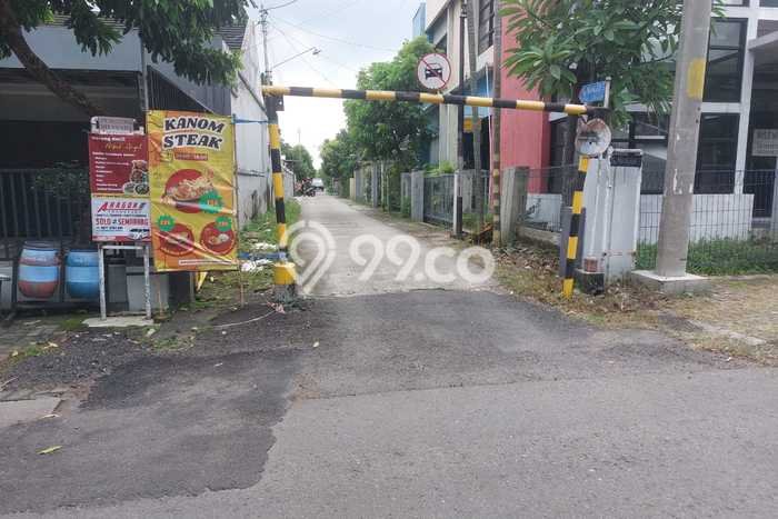Jual Rumah Favorit Siap Huni LB 130m2 di Laweyan, Surakarta Jual Rumah Favorit Siap Huni LB 130m2 di Laweyan, Surakarta