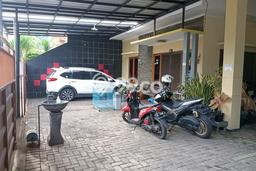 For Sale! Premium House LT 354m2 Desain Elegan di Malang Kota For Sale! Premium House LT 354m2 Desain Elegan di Malang Kota