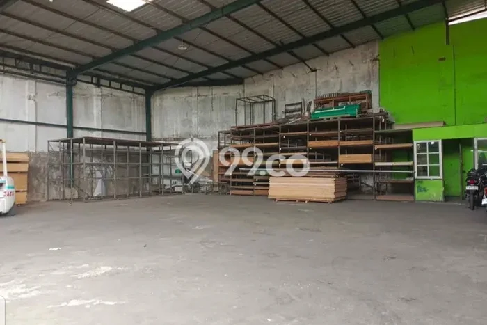 Gudang disewakan di Sawangan Depok dengan luas bangunan 500m2 Gudang disewakan di Sawangan Depok dengan luas bangunan 500m2