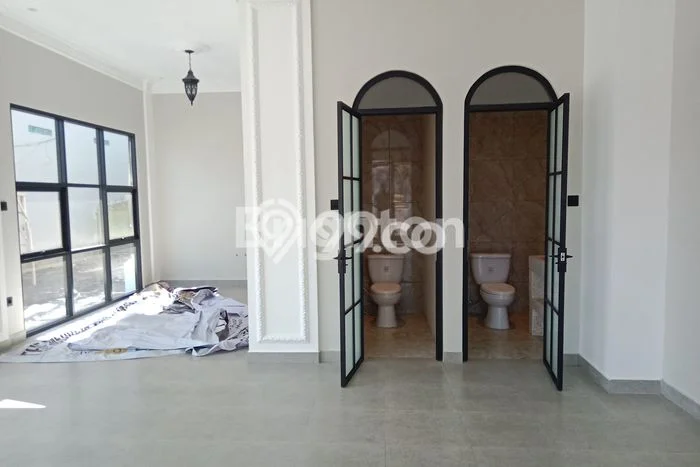 Disewakan Ruko di Kawasan Ramai Seminyak Luas 96m2 Disewakan Ruko di Kawasan Ramai Seminyak Luas 96m2