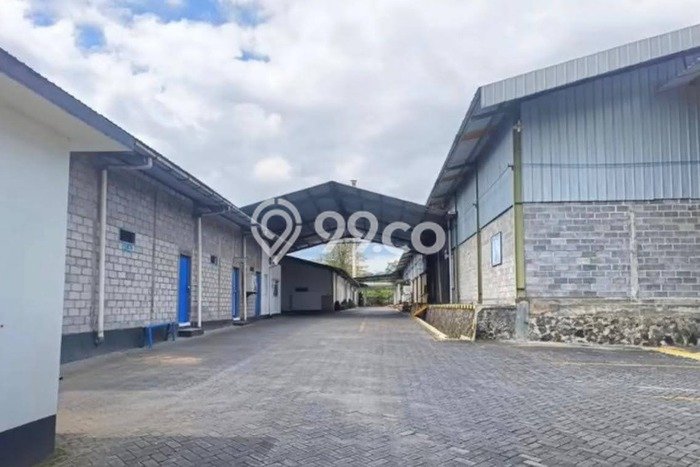 Pabrik Dijual di Salatiga LT 25603m2 & LB 13018m2 Lokasi Terbaik! Pabrik Dijual di Salatiga LT 25603m2 & LB 13018m2 Lokasi Terbaik!