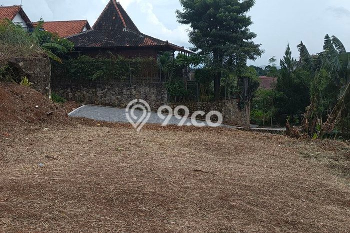 Lahan Dijual Lokasi Strategis di Bandung dengan Luas 380m2 Lahan Dijual Lokasi Strategis di Bandung dengan Luas 380m2