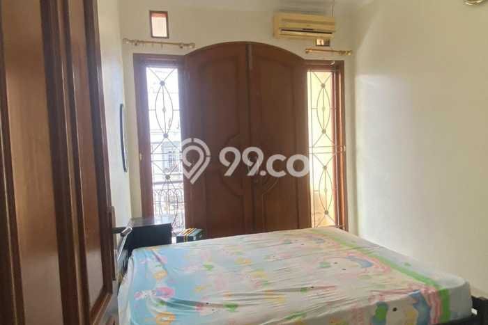 Rumah Modern 4 KT di Pondok Kelapa Jakarta Timur Semi Furnished Rumah Modern 4 KT di Pondok Kelapa Jakarta Timur Semi Furnished