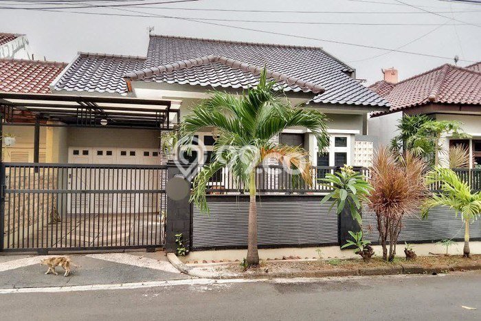 Ready to Use! Premium House LT 220m2 Desain Modern di Pondok Kelapa Ready to Use! Premium House LT 220m2 Desain Modern di Pondok Kelapa