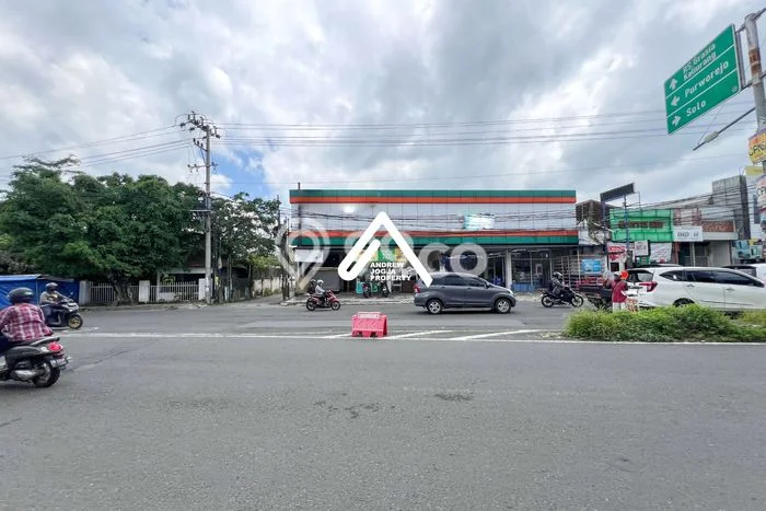 Ruko Komersial Disewakan di Depok Sleman Luas 500m2 Ruko Komersial Disewakan di Depok Sleman Luas 500m2
