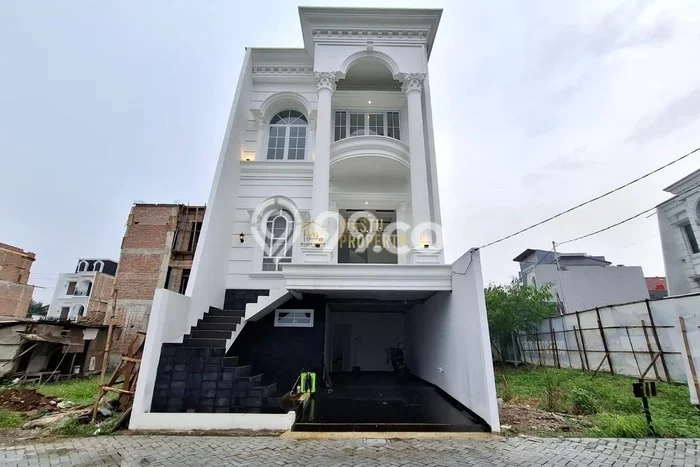 For Sale Rumah Mewah Exclusive di Jagakarsa, Jakarta Selatan For Sale Rumah Mewah Exclusive di Jagakarsa, Jakarta Selatan