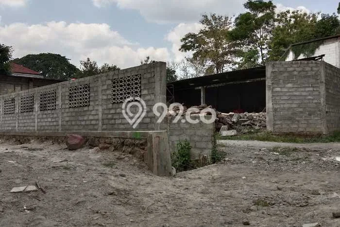 Gudang Dijual di Prime Area Surakarta Luas 400m2 Gudang Dijual di Prime Area Surakarta Luas 400m2