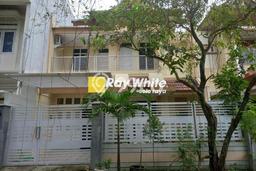 Disewakan Rumah di Kawasan Solo Baru, Sudah Renov Siap Huni Disewakan Rumah di Kawasan Solo Baru, Sudah Renov Siap Huni