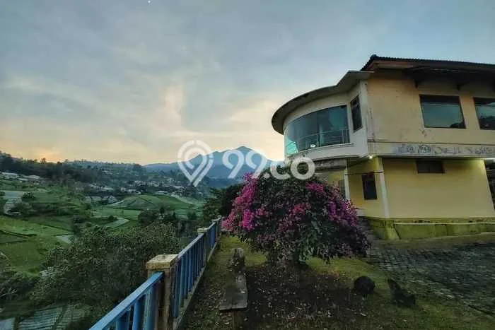 Rumah LT 1720m² Dekat dengan Fasilitas Umum, Karanganyar - Lokasi Strategis Rumah LT 1720m² Dekat dengan Fasilitas Umum, Karanganyar - Lokasi Strategis