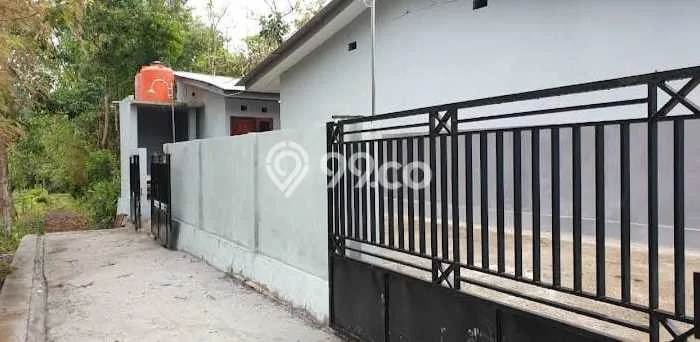 Peluang Investasi! Rumah Kost Dijual di Ngadirojo, Wonogiri, 21 KT, 21 KM, Luas 530m2 Peluang Investasi! Rumah Kost Dijual di Ngadirojo, Wonogiri, 21 KT, 21 KM, Luas 530m2