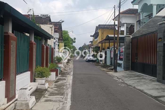 Disewakan Cepat Rumah Kondisi Bagus di Area Banjarsari, Surakarta Disewakan Cepat Rumah Kondisi Bagus di Area Banjarsari, Surakarta