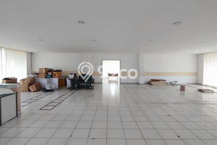 Kantor paling strategis disewakan di Pasar Kliwon Solo Kantor paling strategis disewakan di Pasar Kliwon Solo