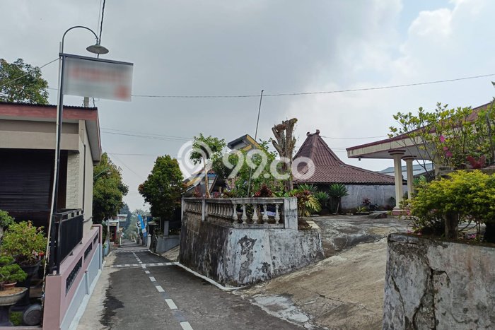 FOR SALE! Vila Kawasan Tawangmangu, Area 375m2m², Lokasi Strategis FOR SALE! Vila Kawasan Tawangmangu, Area 375m2m², Lokasi Strategis