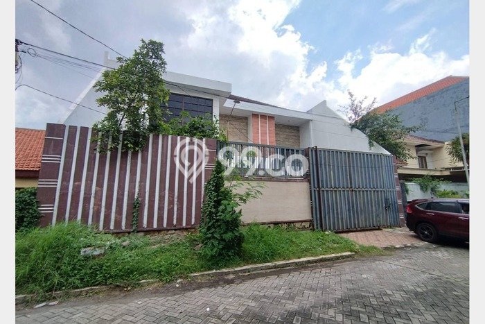 Rumah Elit LB 394m2 Siap Pakai Desain Elegan di Jemursari, Surabaya Rumah Elit LB 394m2 Siap Pakai Desain Elegan di Jemursari, Surabaya