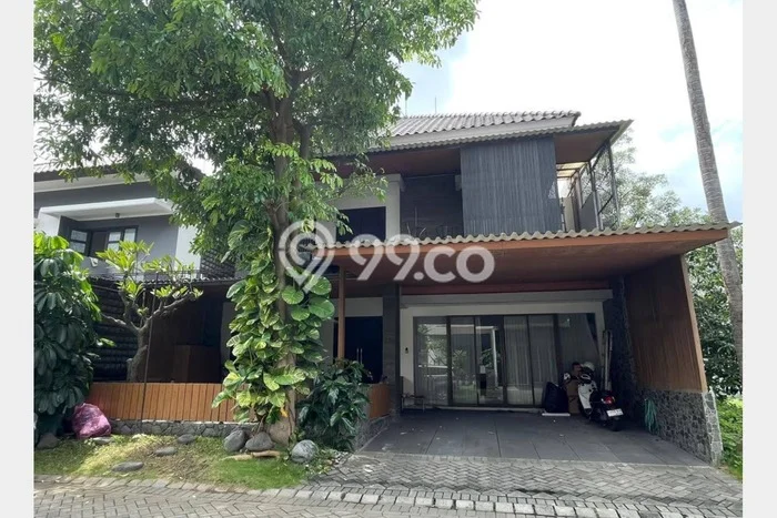 For Sale Rumah Mewah Exclusive di Wiyung, Surabaya For Sale Rumah Mewah Exclusive di Wiyung, Surabaya