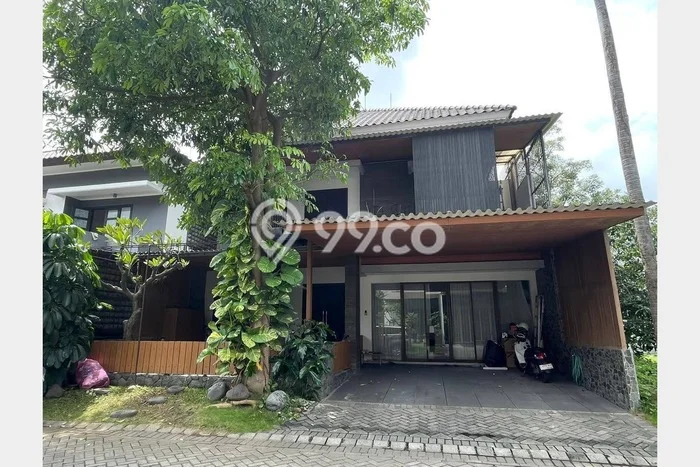 For Sale Rumah Mewah Exclusive di Wiyung, Surabaya For Sale Rumah Mewah Exclusive di Wiyung, Surabaya