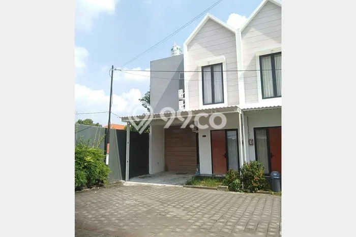 Disewakan Rumah Harga Terjangkau di Dharma Husada Surabaya dengan 3 Kamar Tidur Disewakan Rumah Harga Terjangkau di Dharma Husada Surabaya dengan 3 Kamar Tidur