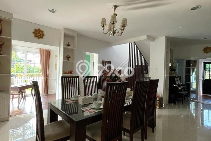 Rumah Elit LB 500m2 Siap Huni Desain Elegan di Raffles Hills, Jakarta Timur Rumah Elit LB 500m2 Siap Huni Desain Elegan di Raffles Hills, Jakarta Timur