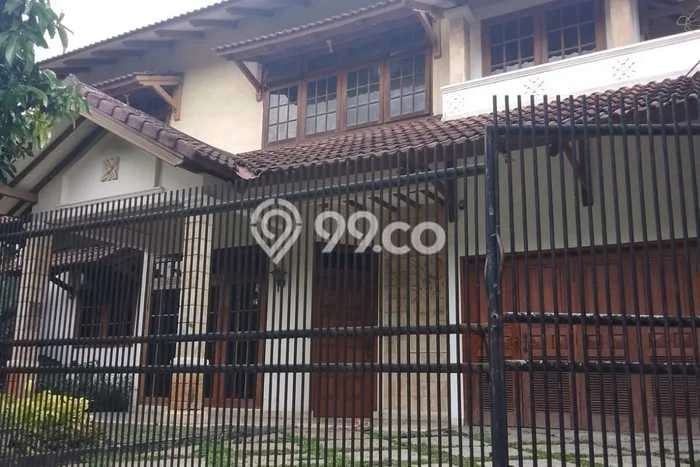 Rumah Elit LB 280m2 Siap Huni Desain Elegan di Cibubur, Jakarta Timur Rumah Elit LB 280m2 Siap Huni Desain Elegan di Cibubur, Jakarta Timur