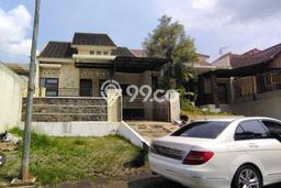Disewakan! Rumah 4 Kamar Tidur &
3 Kamar Mandi di Villa Puncak Tidar, Malang Disewakan! Rumah 4 Kamar Tidur &
3 Kamar Mandi di Villa Puncak Tidar, Malang