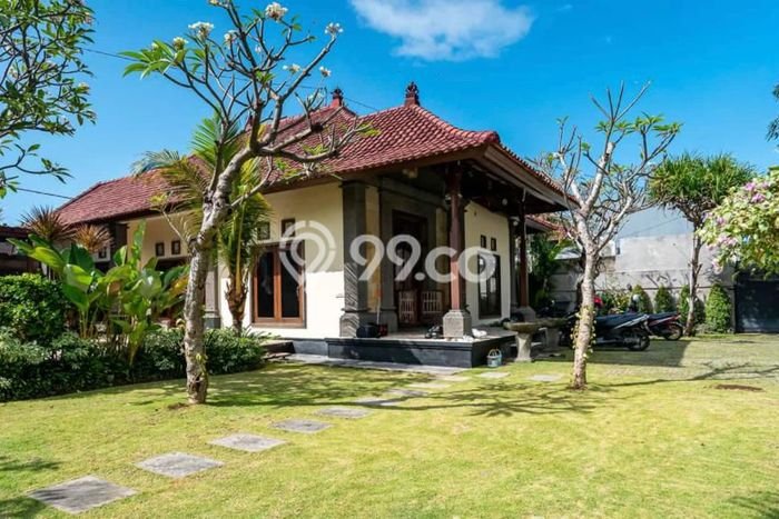 Rumah Modern LT 600m² Terawat di Kompleks Perumahan Sanur Kauh, Denpasar Rumah Modern LT 600m² Terawat di Kompleks Perumahan Sanur Kauh, Denpasar